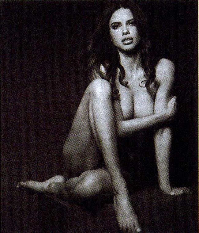 15P Celebrity Adriana Lima beautiful ass in sexy underware