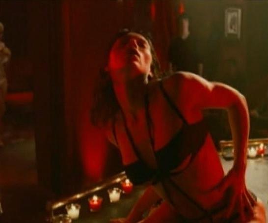 16P jessica biel showing off her big natural tits and peachy ass
