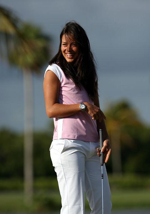 16P Ana Ivanovic downblouse and upskirt on court paparazzi pictures and playing golf