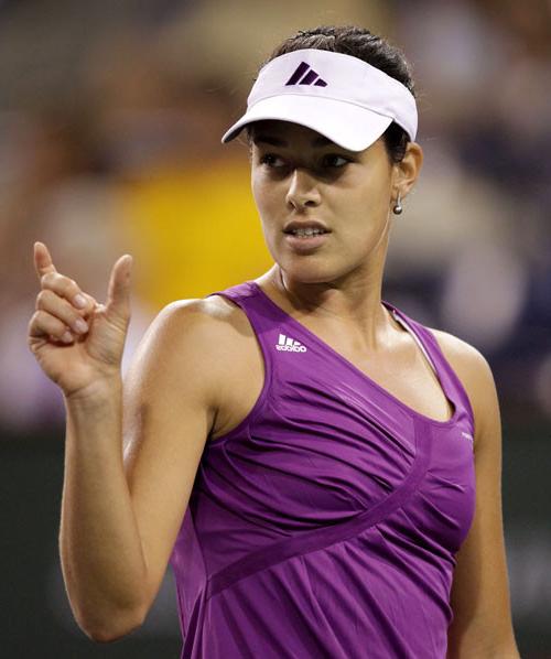16P Ana Ivanovic downblouse and upskirt on court paparazzi pictures and playing golf