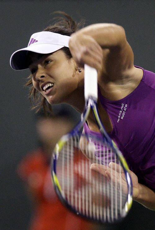 16P Ana Ivanovic downblouse and upskirt on court paparazzi pictures and playing golf