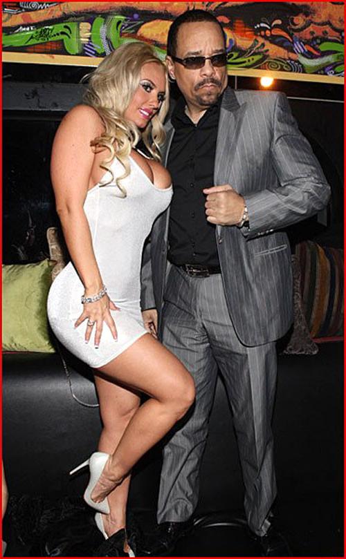 16P Nicole Coco Austin showing her great ass and nice big tits