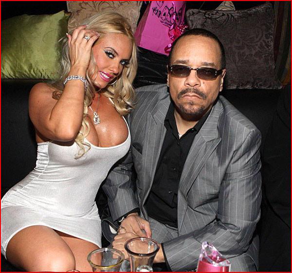 16P Nicole Coco Austin showing her great ass and nice big tits