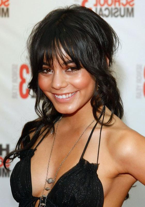 15P Celeb Vanessa Hudgens showing naked body and pussy