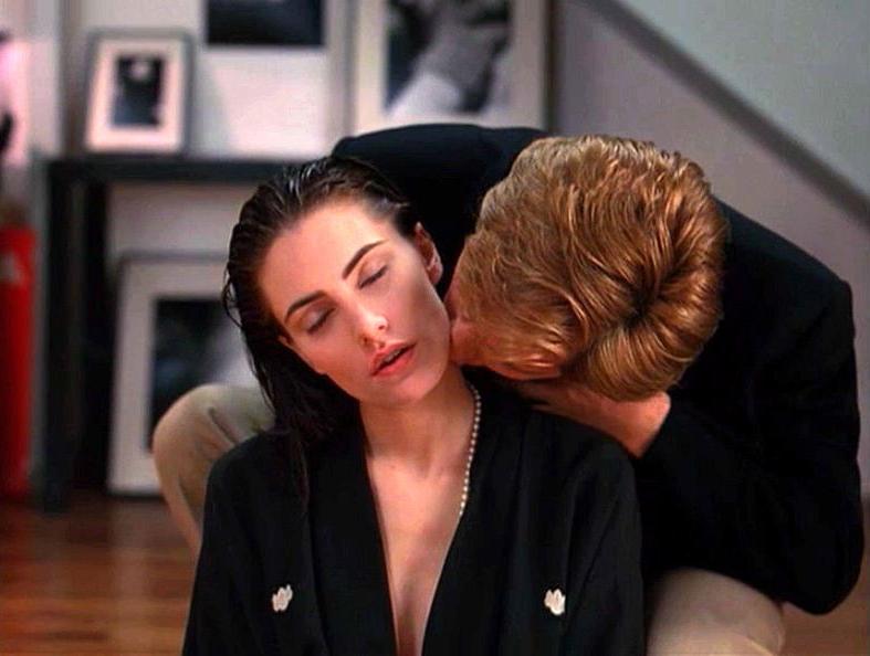 15P Madchen Amick showing her nice big tits in nude movie caps