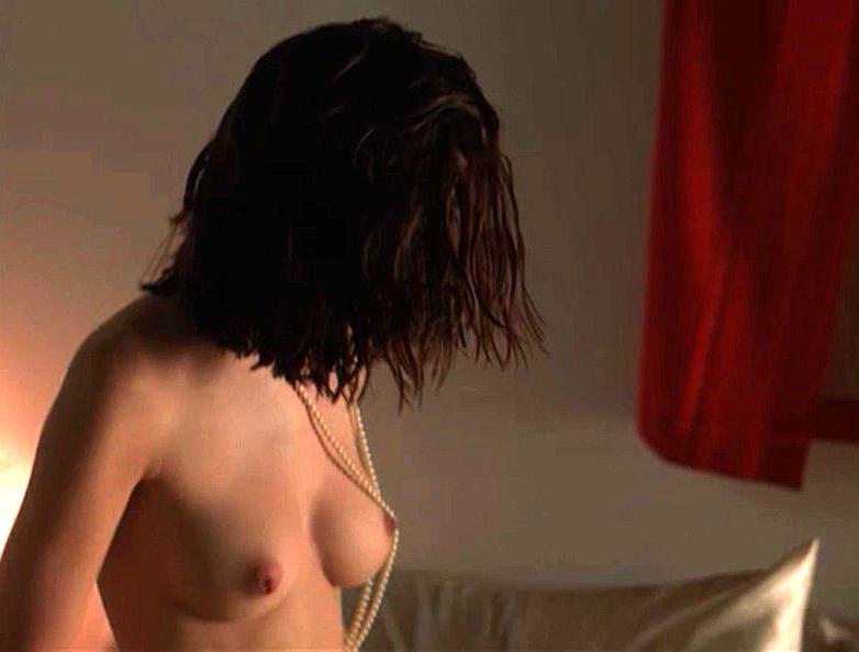 15P Madchen Amick showing her nice big tits in nude movie caps