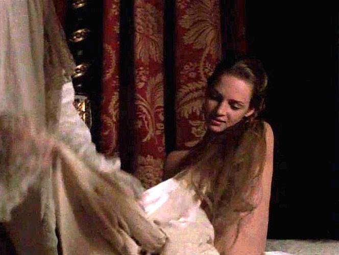 15P Uma Thurman showing her nice big tits in nude movie scenes