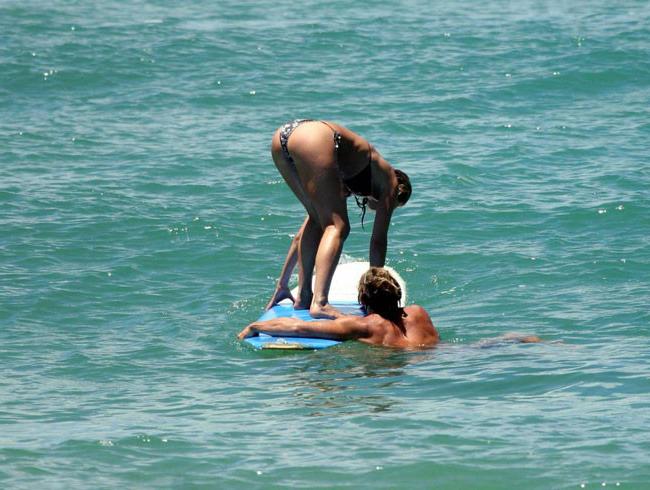 15P Celebrity Jennifer Aniston shows nude topless and sexy ass