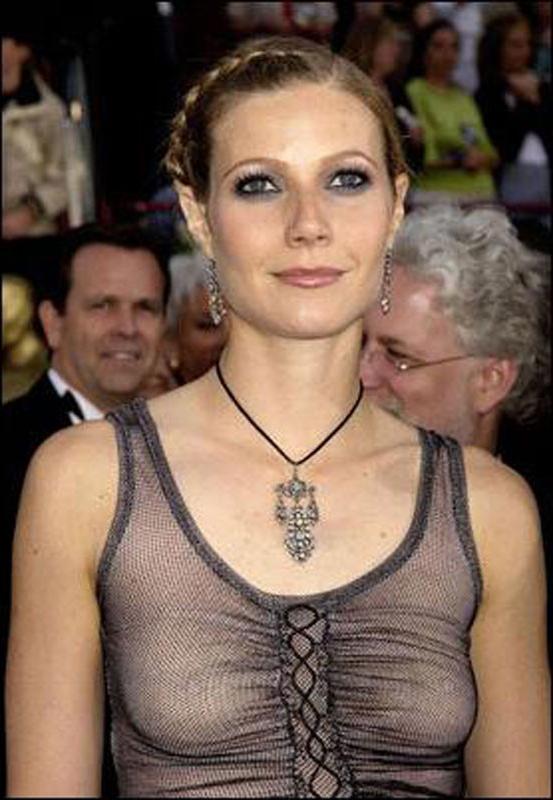 15P Celebrity Gwyneth Paltrow totally exposed hairy pussy and tits
