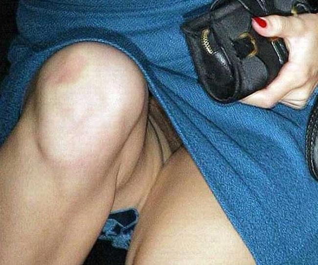 15P Celebrity Kelly Brook nice up skirt and great nude boobs