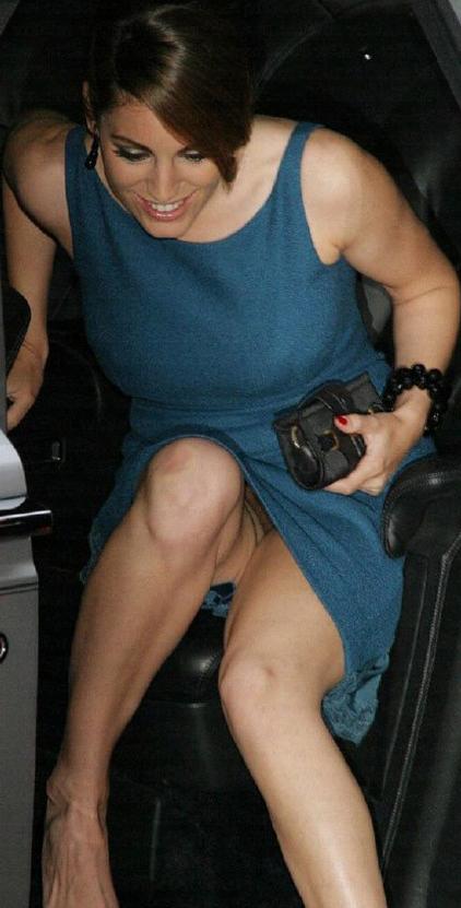 15P Celebrity Kelly Brook nice up skirt and great nude boobs