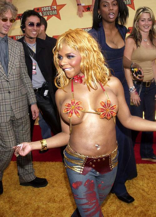 16P Lil Kim exposing her nice pussy upskirt and nipple slip paparazzi pictures