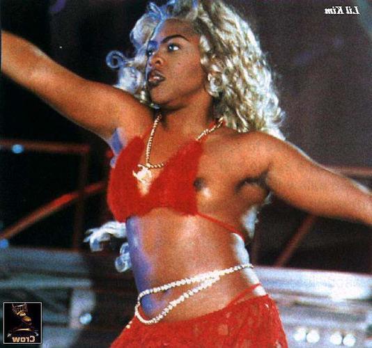 16P Lil Kim exposing her nice pussy upskirt and nipple slip paparazzi pictures