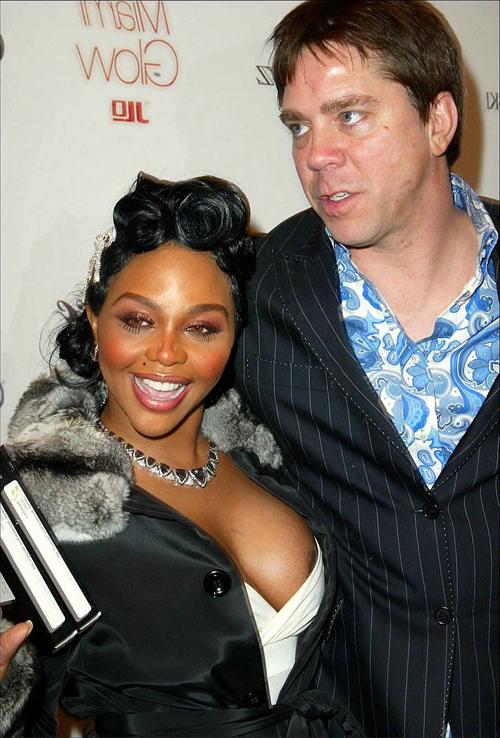 16P Lil Kim exposing her nice pussy upskirt and nipple slip paparazzi pictures