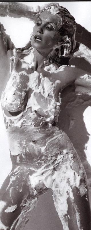 15P Celebrity Cindy Crawford showing her nice exposed boobs