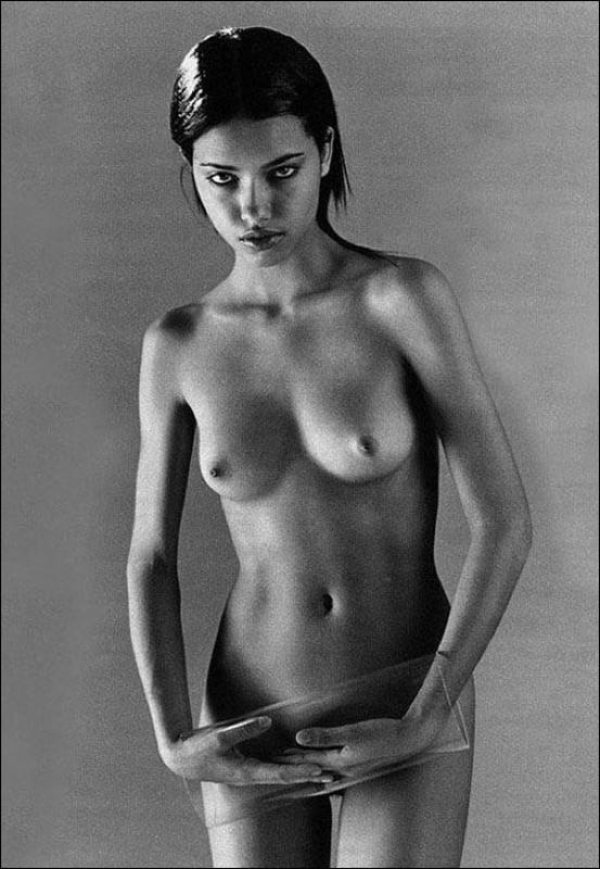 15P Celebrity Adriana Lima showing nice tits and sexy ass in thongs