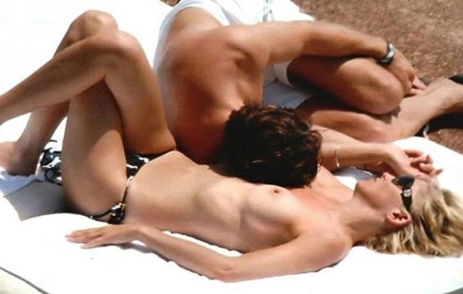 15P Celebrity Sharon Stone showing her totally naked sexy body