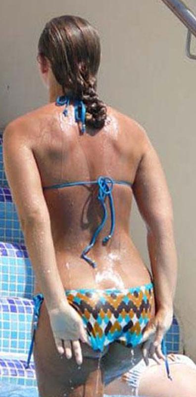 15P Celebrity Kimberley Walsh amazing hot ass in sexy bikini