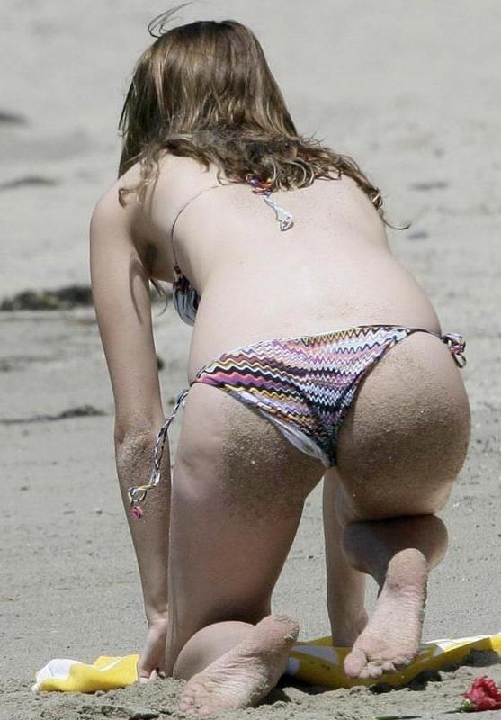 15P Celebrity Mischa Barton nice ass and see thru hard nipples