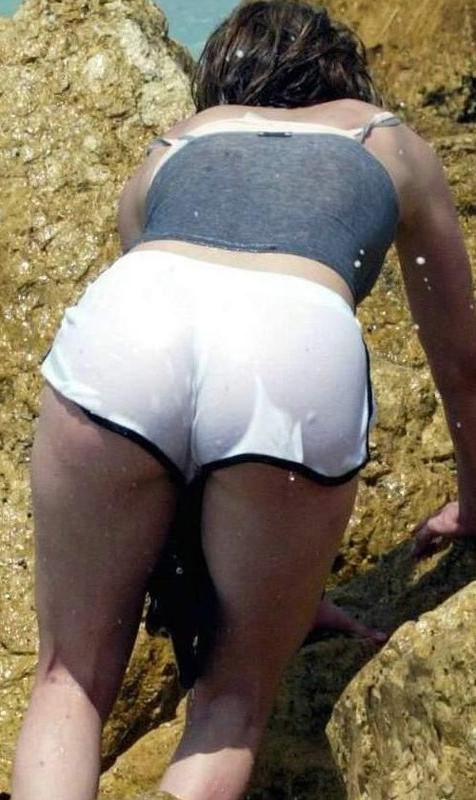 15P Celebrity Jennifer Lopez hite panties in sexy upskirt pics