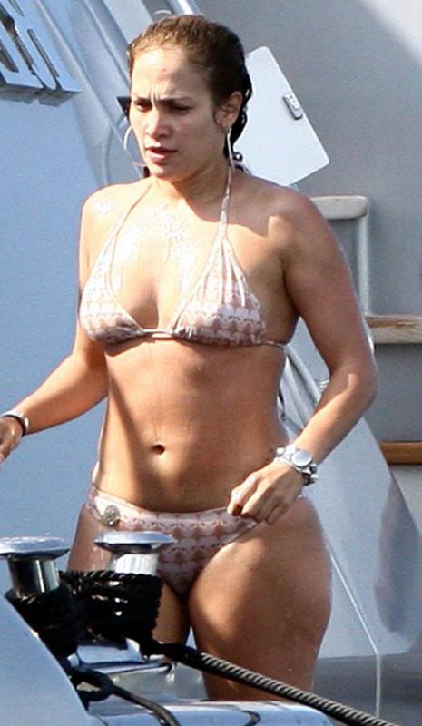 15P Celebrity Jennifer Lopez hite panties in sexy upskirt pics