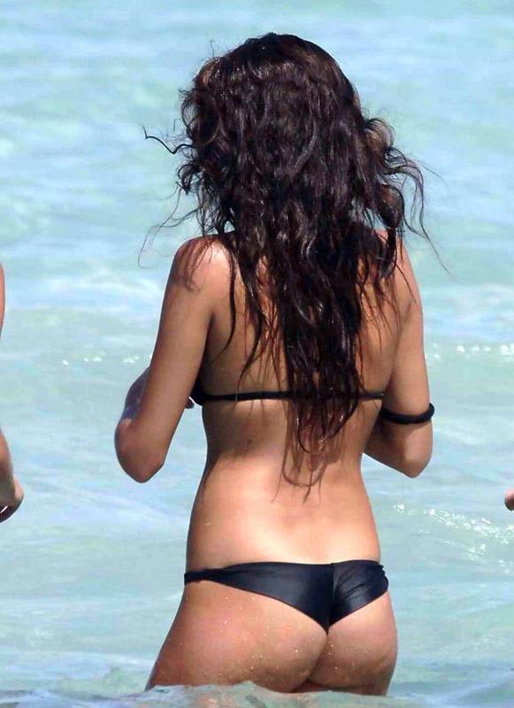 15P Celebrity Georgia Palmas nice nude boobs and great thong ass