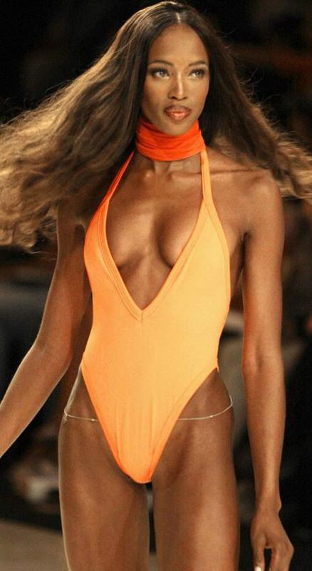 15P Celebrity Naomi Campbell completely naked ebony body