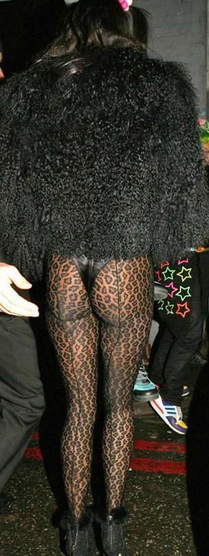 15P Celebrity Naomi Campbell completely naked ebony body