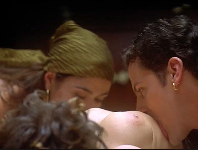 16P Alyssa Milano showing her nice big tits in some nude movie caps