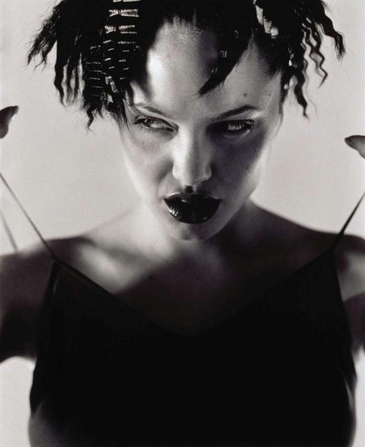 15P Celebrity Angelina Jolie completely naked ass and boobs