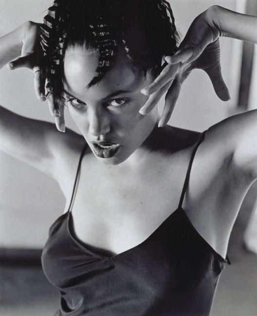 15P Celebrity Angelina Jolie completely naked ass and boobs