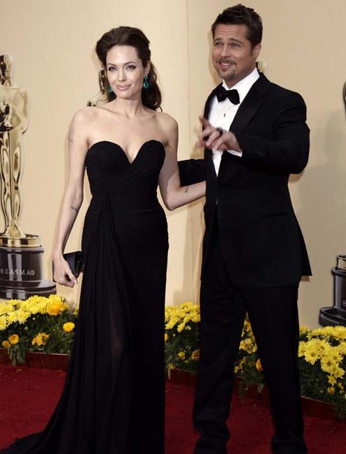 15P Celebrity Angelina Jolie completely naked ass and boobs