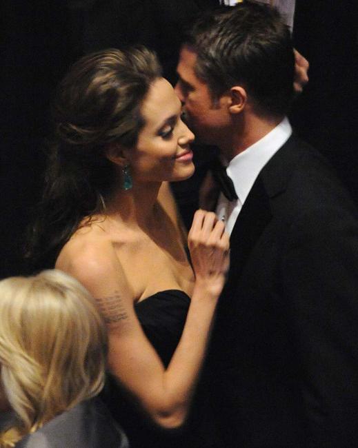 15P Celebrity Angelina Jolie completely naked ass and boobs