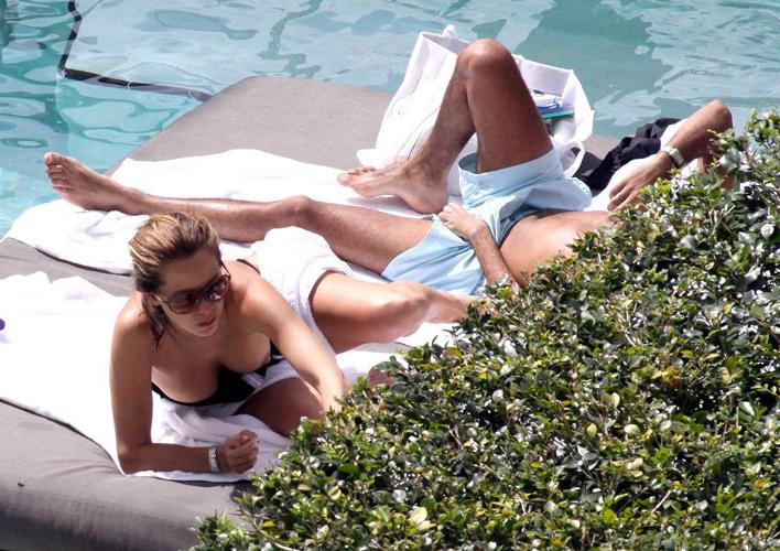 16P Melissa Theuriau showing her nice big tits on beach