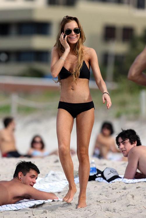 15P Celebrity Lindsay Lohan gets her tits grabbed by a guy