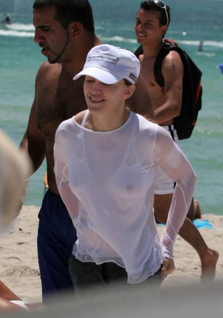 15P Celebrity Madonna see thru hard nipples
