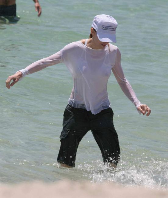 15P Celebrity Madonna see thru hard nipples