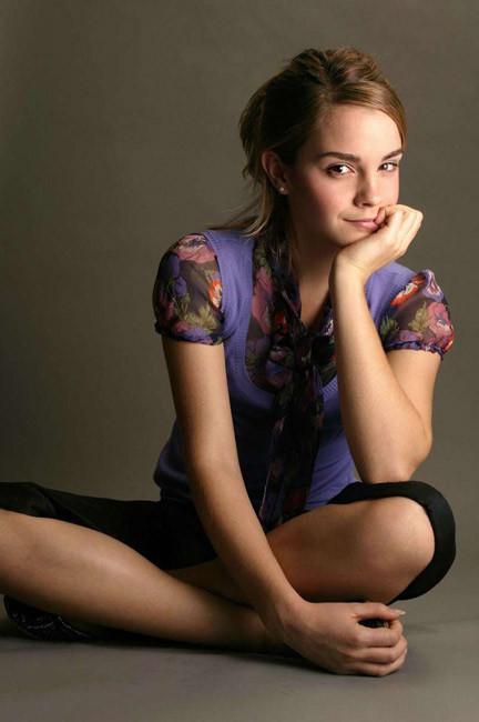 15P Celebrity actress Emma Watson see through panties
