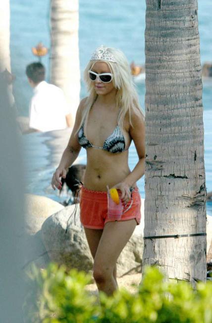 15P Celebrity singer Christina Aguilera performing in sexy fishnet