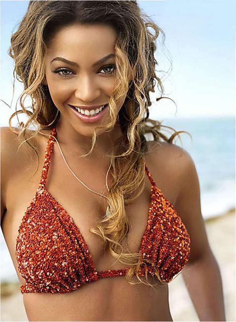 15P Celebrity Beyonce Knowles showing nice cleavage