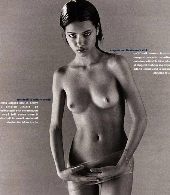 15P Great celebrity babe Adriana Lima showing her great nude body