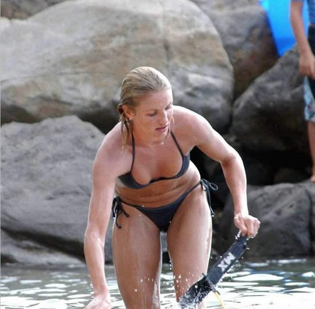 15P Celebrity Cameron Diaz great ass in white bikini
