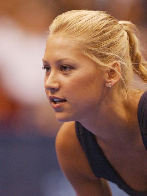 15P Celebrity great babe Anna Kournikova great ass in tight lingerie