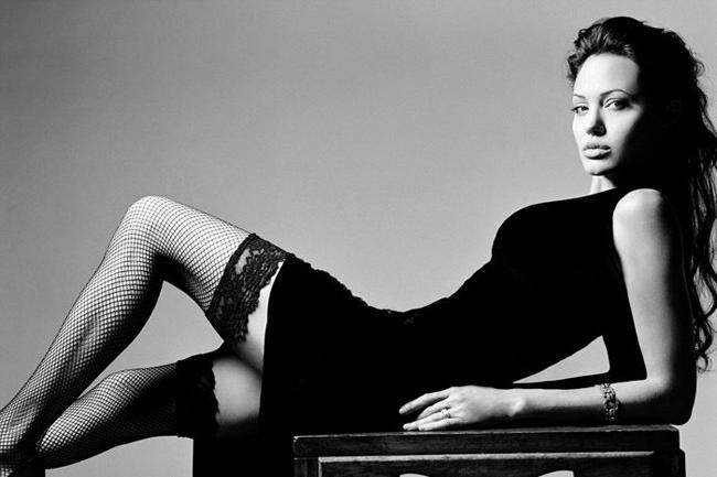 15P Celebrity Angelina Jolie totally hot nude big boobs
