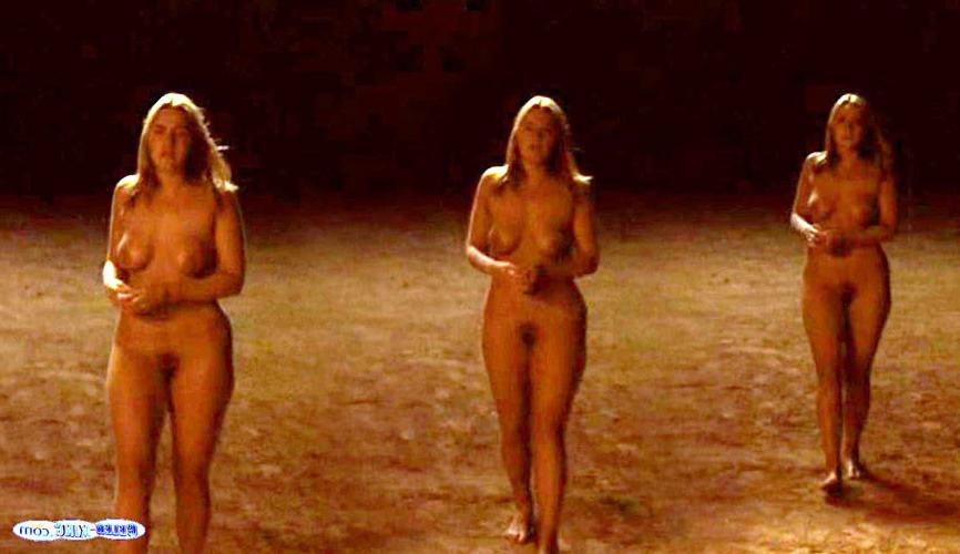 16P Kate Winslett showing her nice big tits and pussy