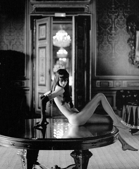 20P Celebrity Adriana Lima totally sexy while modeling nude