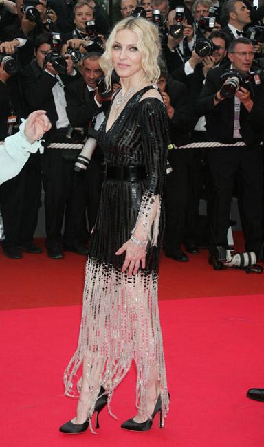 16P Celebrity Madonna totally naked and showing her hairy pussy