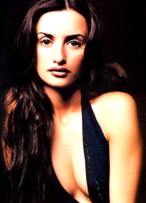 20P Celebrity Penelope Cruz nude tits in great fuck scene caps