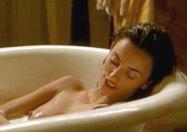 20P Celebrity Penelope Cruz nude tits in great fuck scene caps