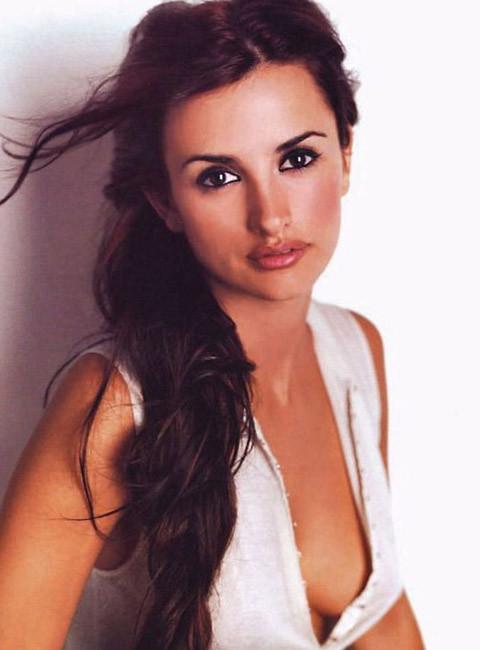 20P Celebrity Penelope Cruz nude tits in great fuck scene caps